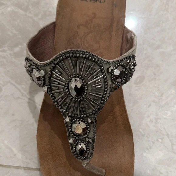 Dansko Women's Sandals with Beaded Accents - Black and Tan - Picture 3 of 4